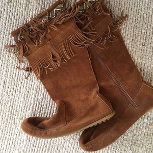 Minnetonka Fringe Moccasins